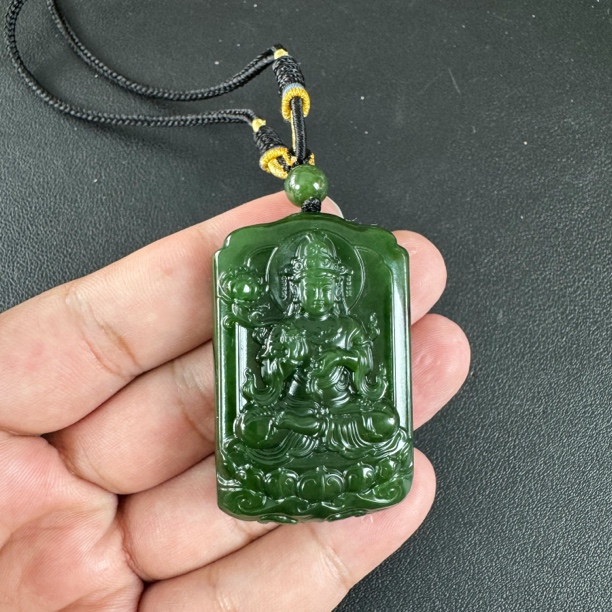 【红皮波菜绿观音】和田玉俄七碧玉红皮老料约52*33.6*10mm