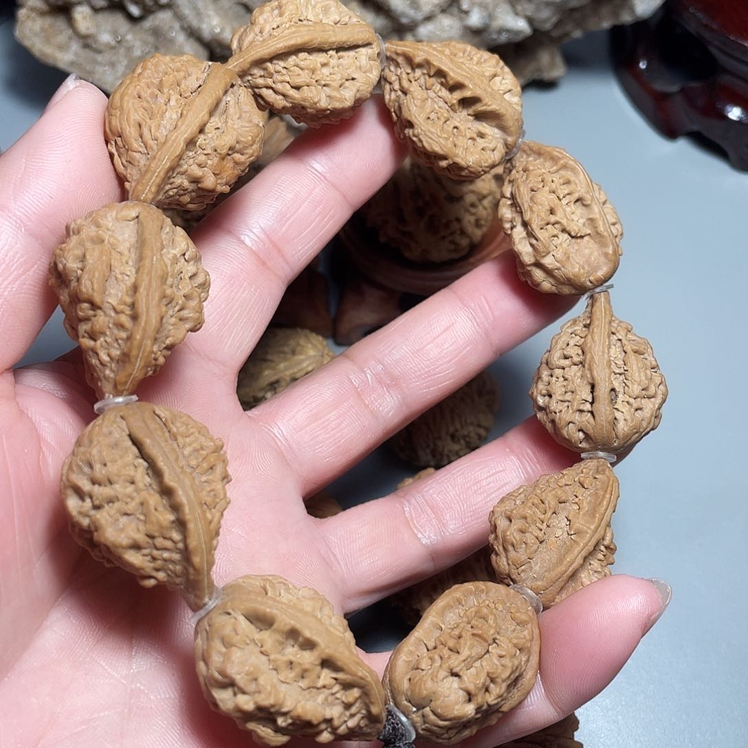 核桃手串/手链精品绣花鞋手持