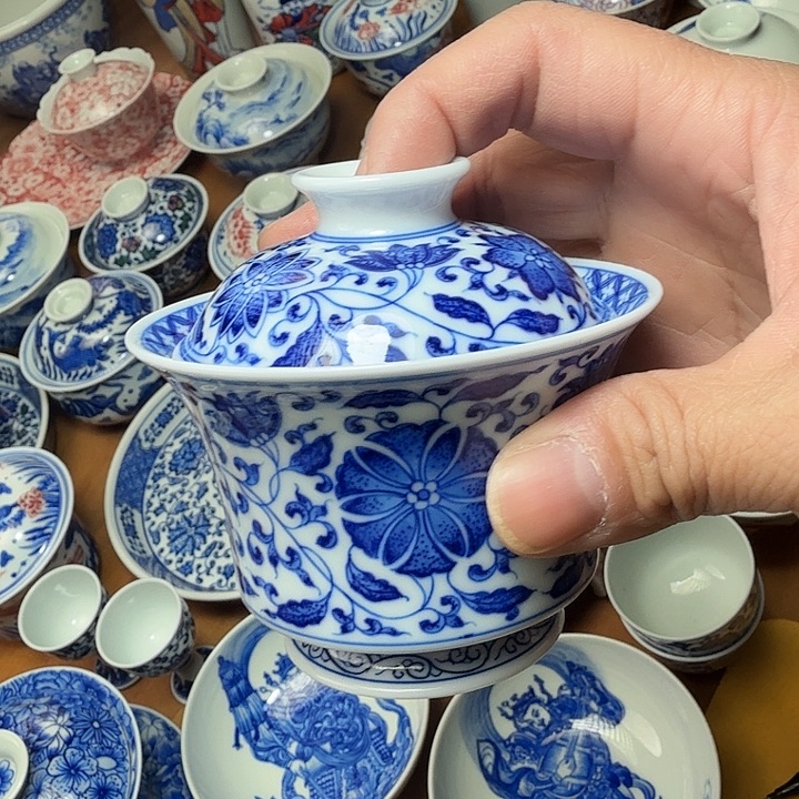 手绘缠枝莲二才盖碗