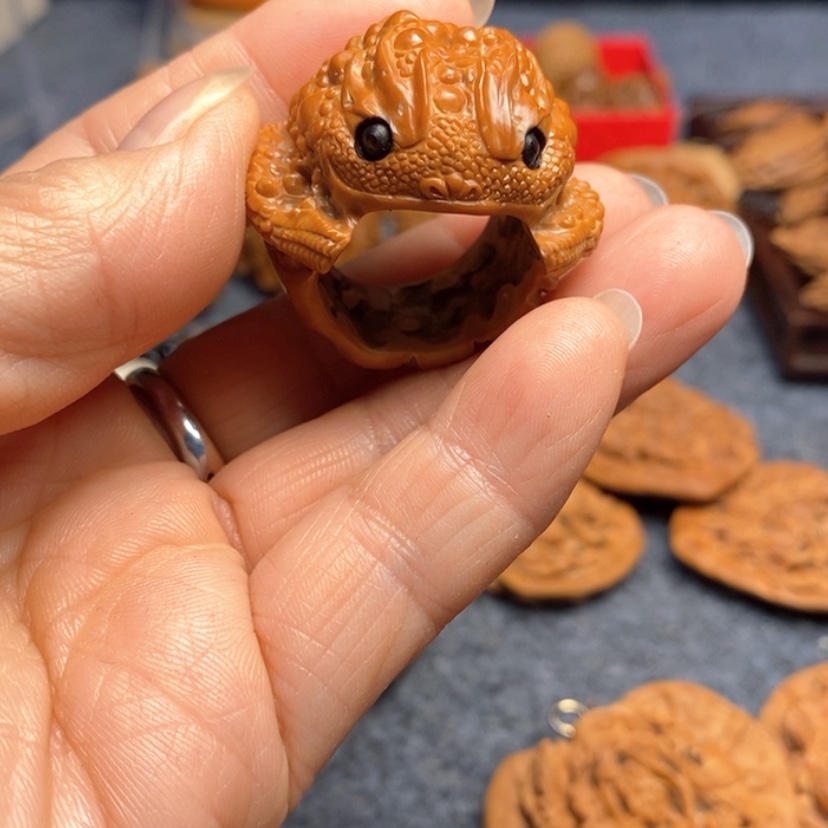 【闪购商品】手串/手链核桃不***哥在桃雕刻