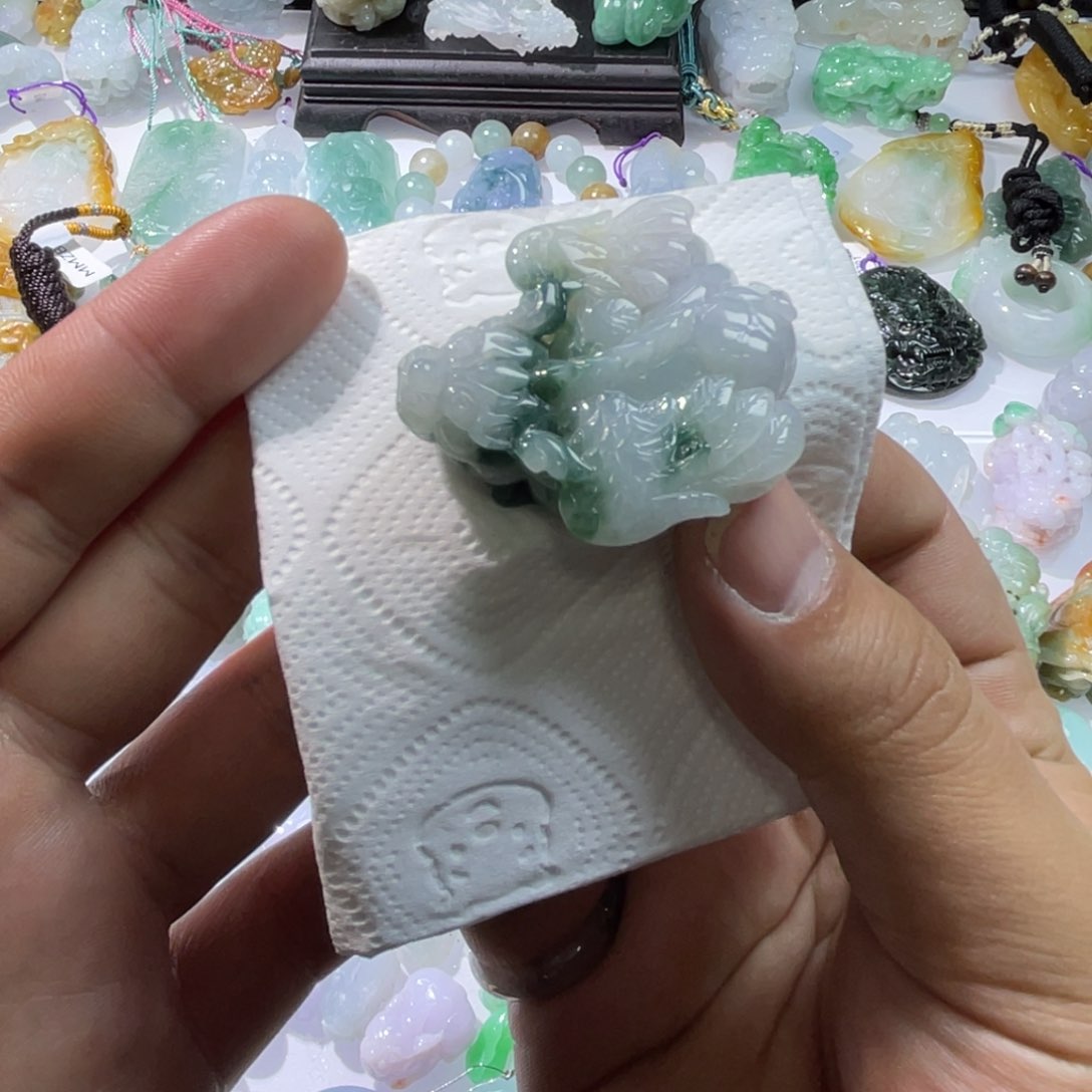 翡翠颈饰未镶嵌天然