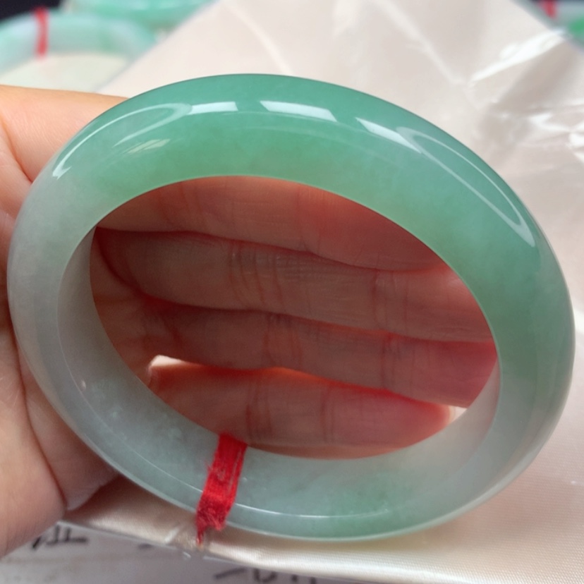 【闪购商品】翡翠手镯未镶嵌冰胶湖水绿半山水手镯5758圈26号