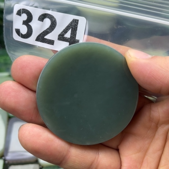 和田玉未镶嵌珠宝半成品