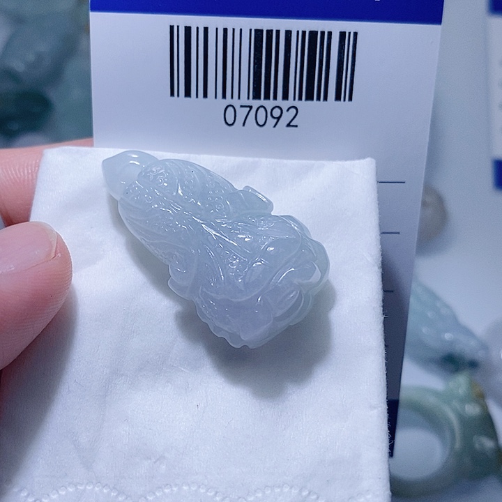 翡翠未镶嵌颈饰天光墟翡翠市场现金代购