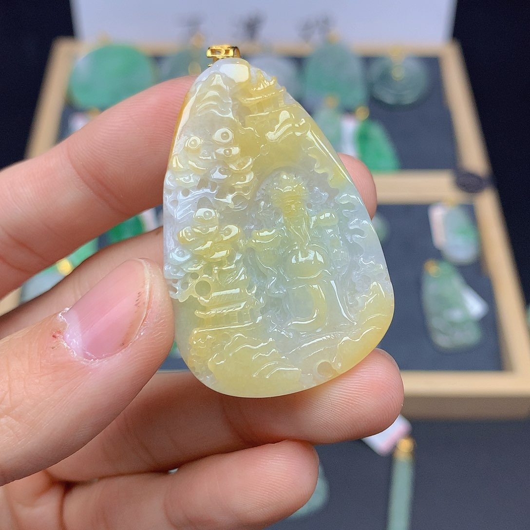 翡翠颈饰18K金镶嵌翡翠