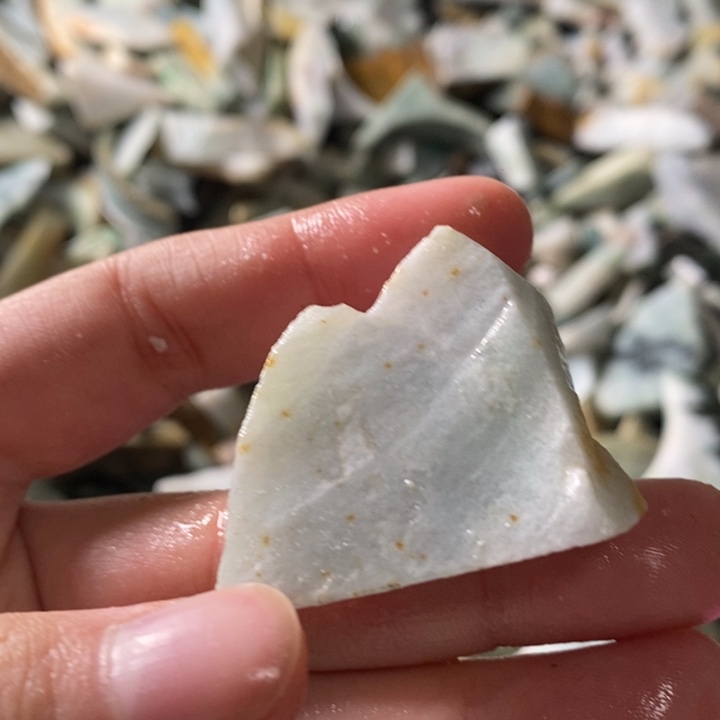 翡翠颈饰未镶嵌天然翡翠