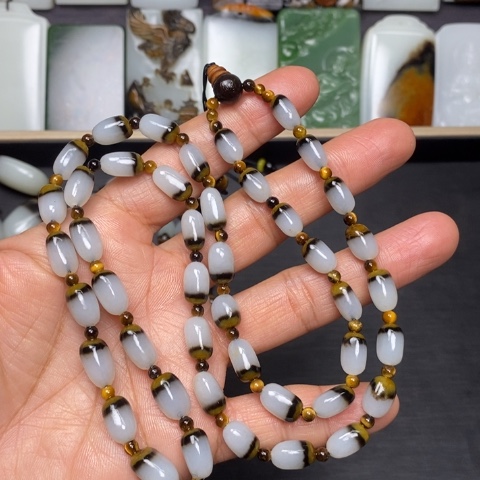 唐***技和田玉未镶嵌颈饰