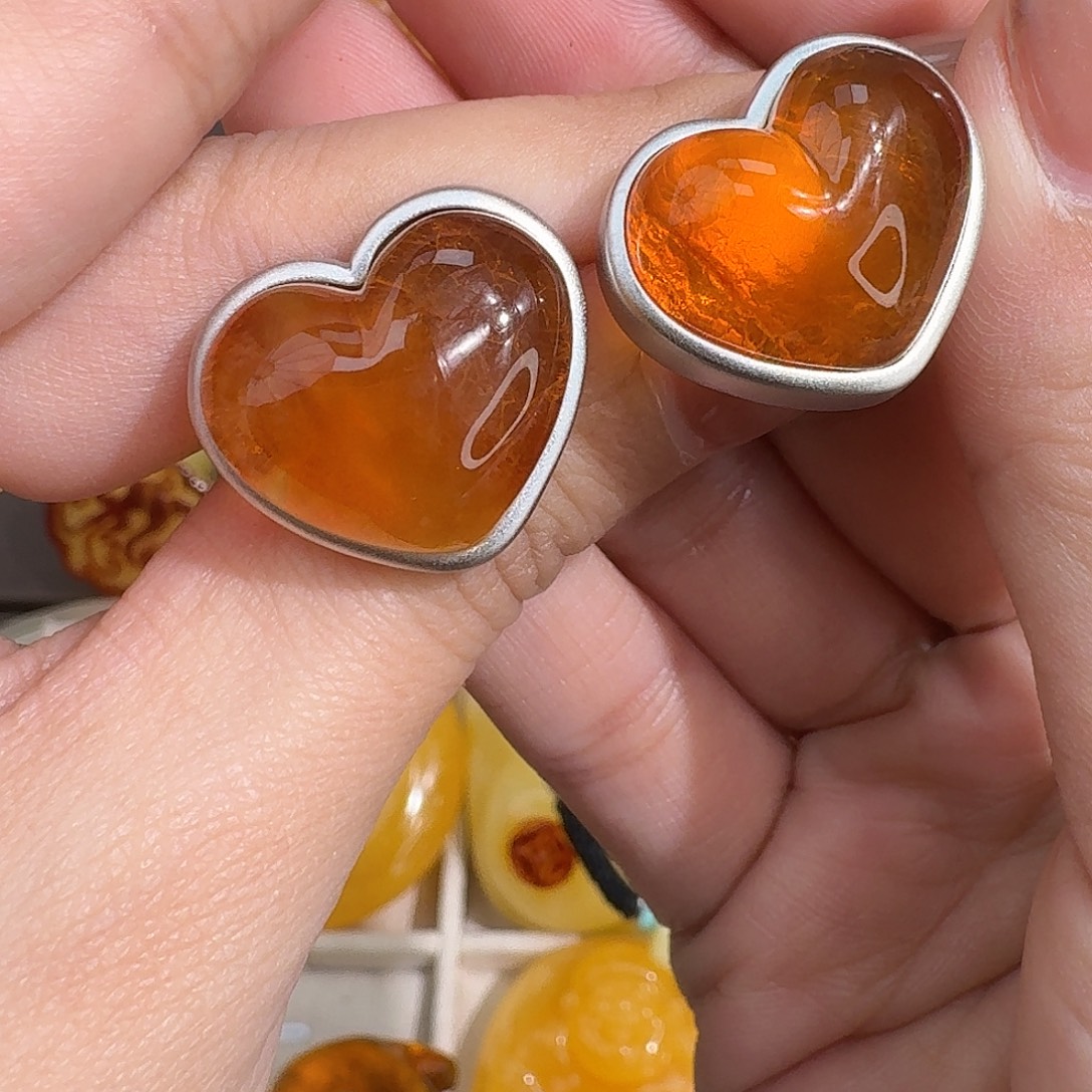 佳***德琥珀未镶嵌裸石你