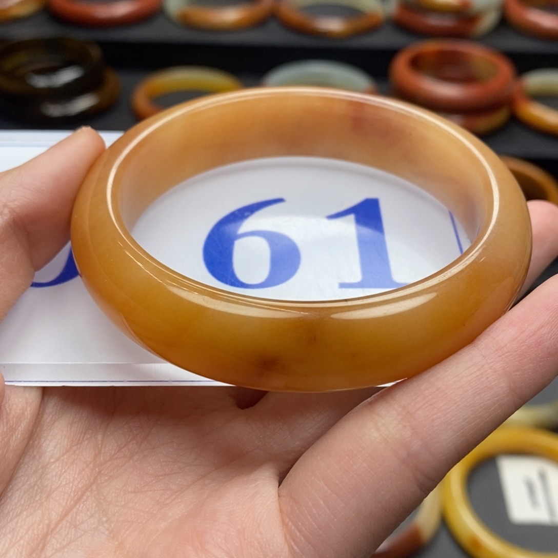 石英质玉（黄龙玉）手镯未镶嵌