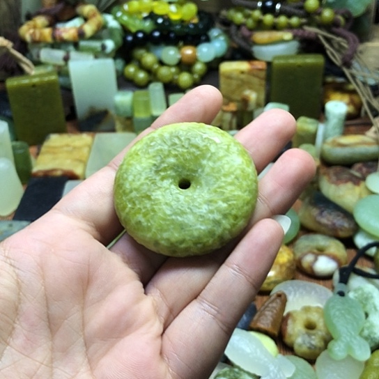 未镶嵌岫玉吊坠岫