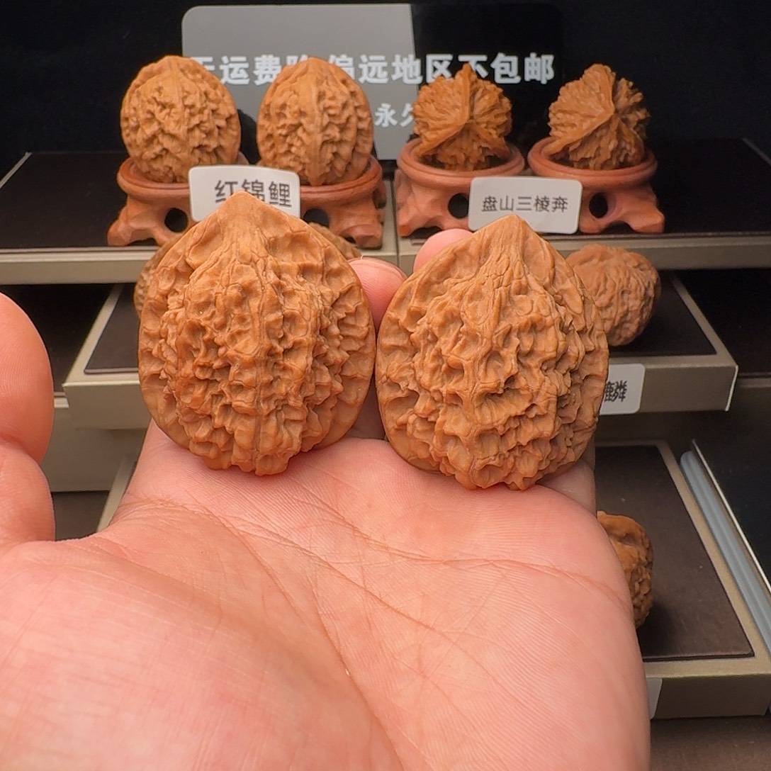 w****文玩核桃吊坠官帽全品白茬