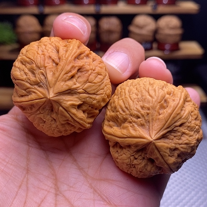 文玩核桃吊坠金鼎三棱8