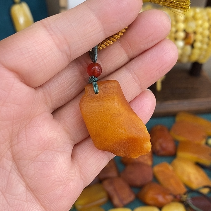 安***逸蜜蜡未镶嵌颈饰吊坠