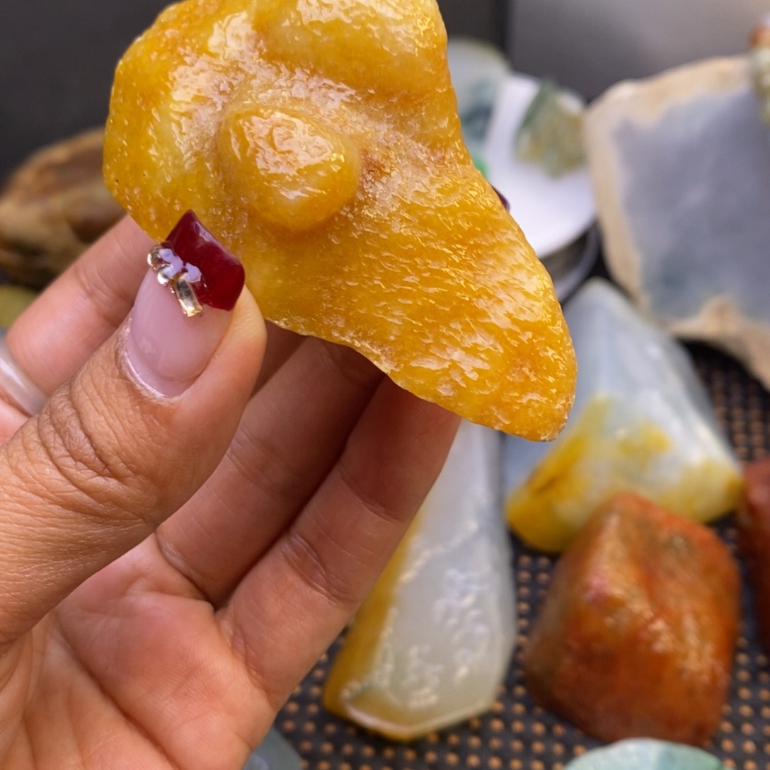 翡翠颈饰未镶嵌翡翠