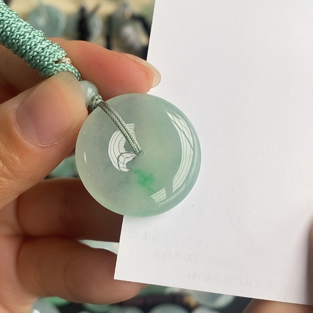 翡翠颈饰未镶嵌翡翠首饰