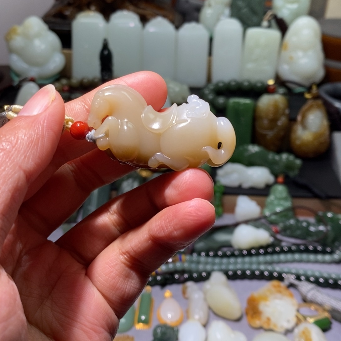 和田玉颈饰未镶嵌