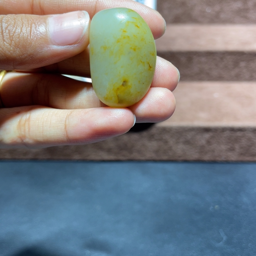 和田玉未镶嵌把件16 克