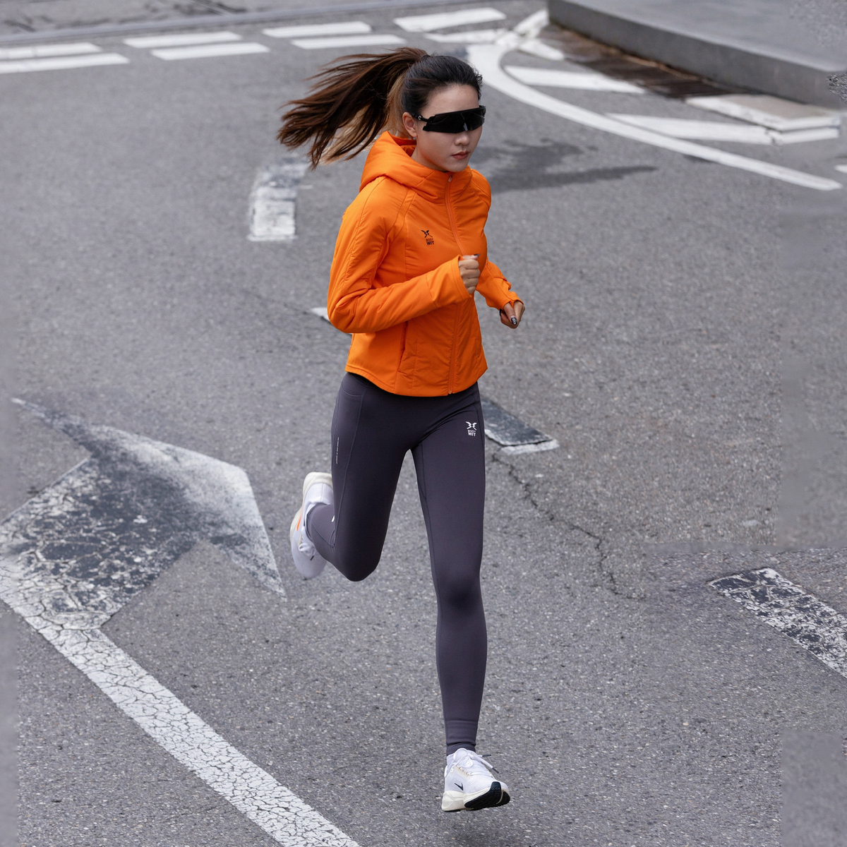 BODYWIT身体智慧炽骋连帽女款棉风衣防潮透气抗湿保暖户外运动