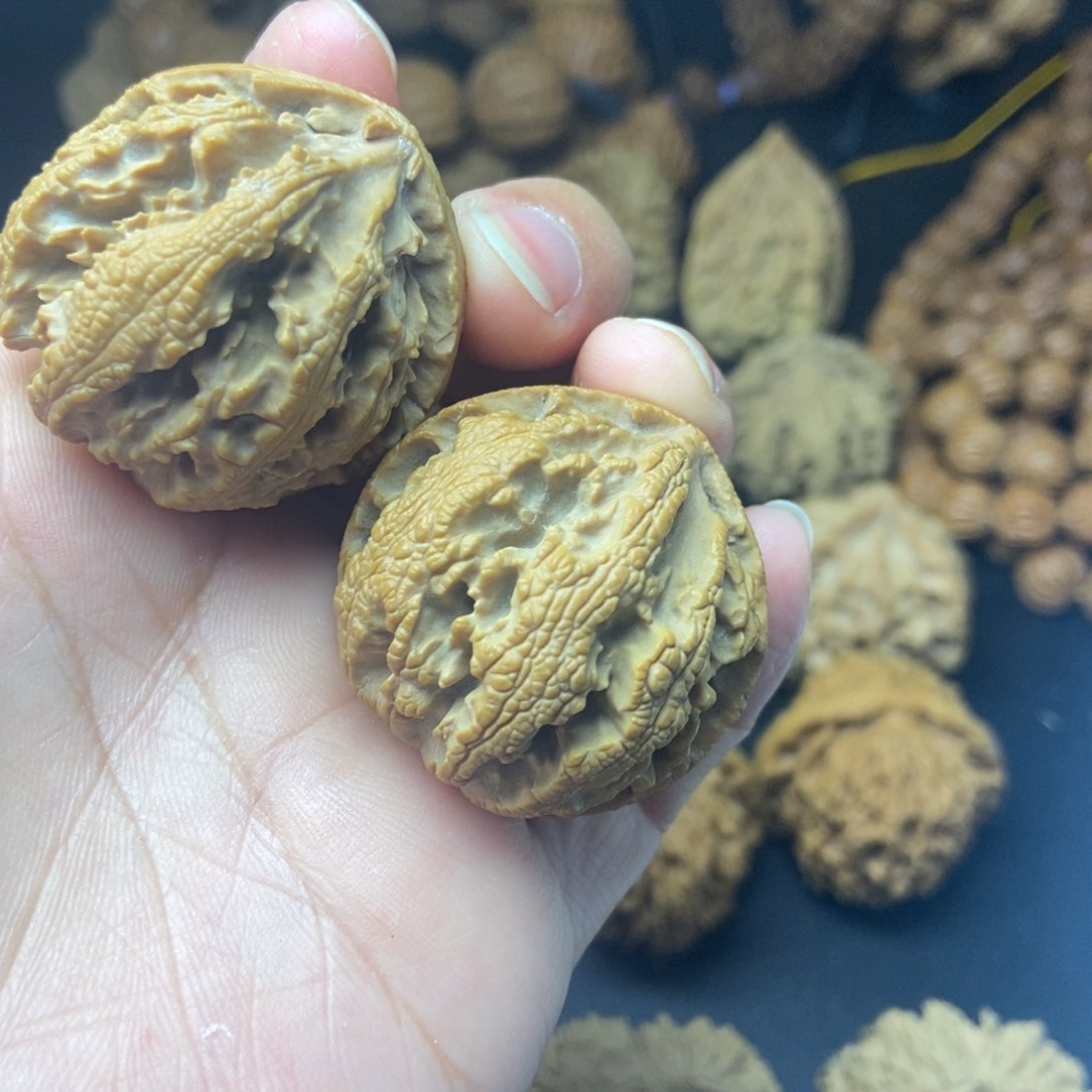 桃核把件秦岭核桃绣球35