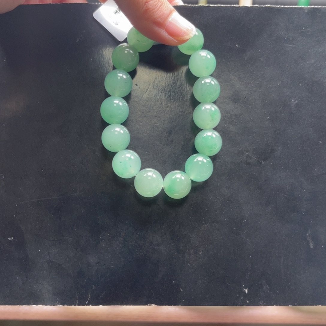 石英质玉（非洲翠）未镶嵌手镯