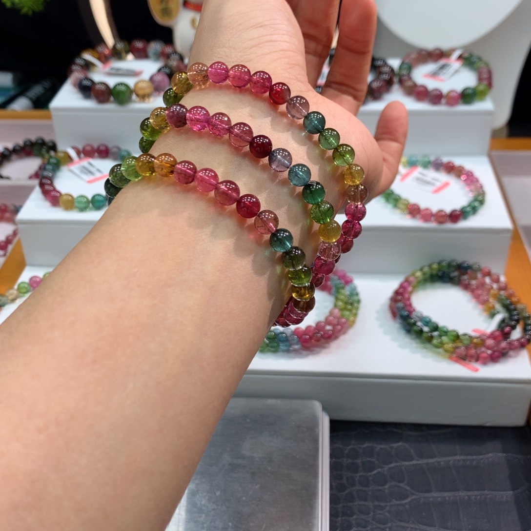 碧玺手链未镶嵌    6mm。    