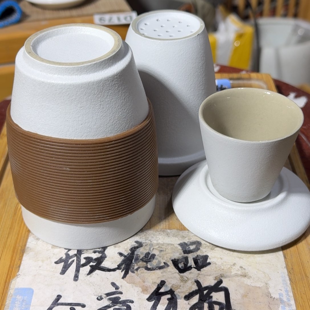 瑕疵介意勿拍陶瓷器皿A144