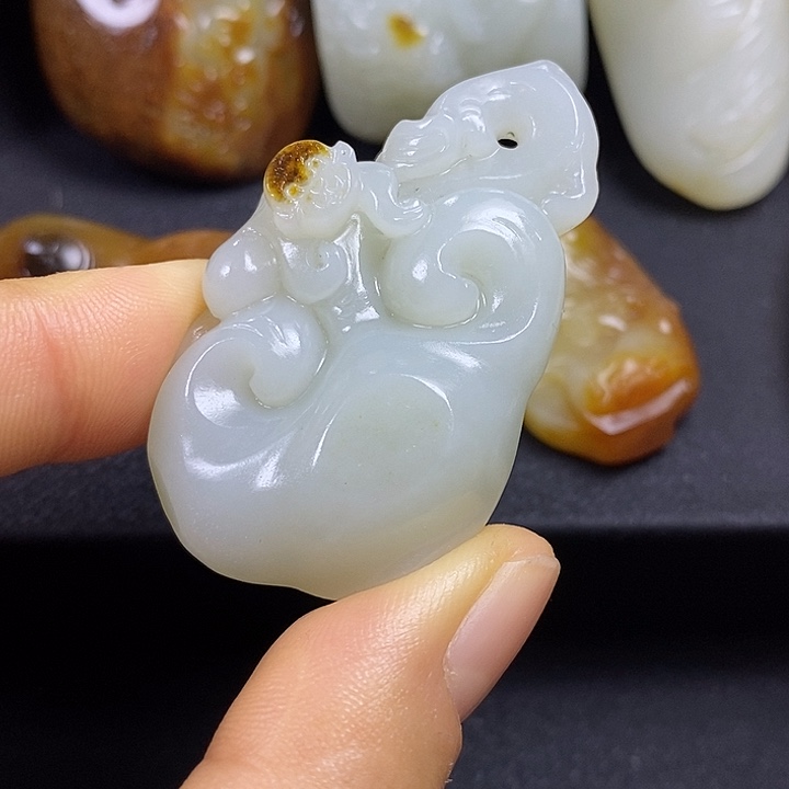 和田玉未镶嵌颈饰