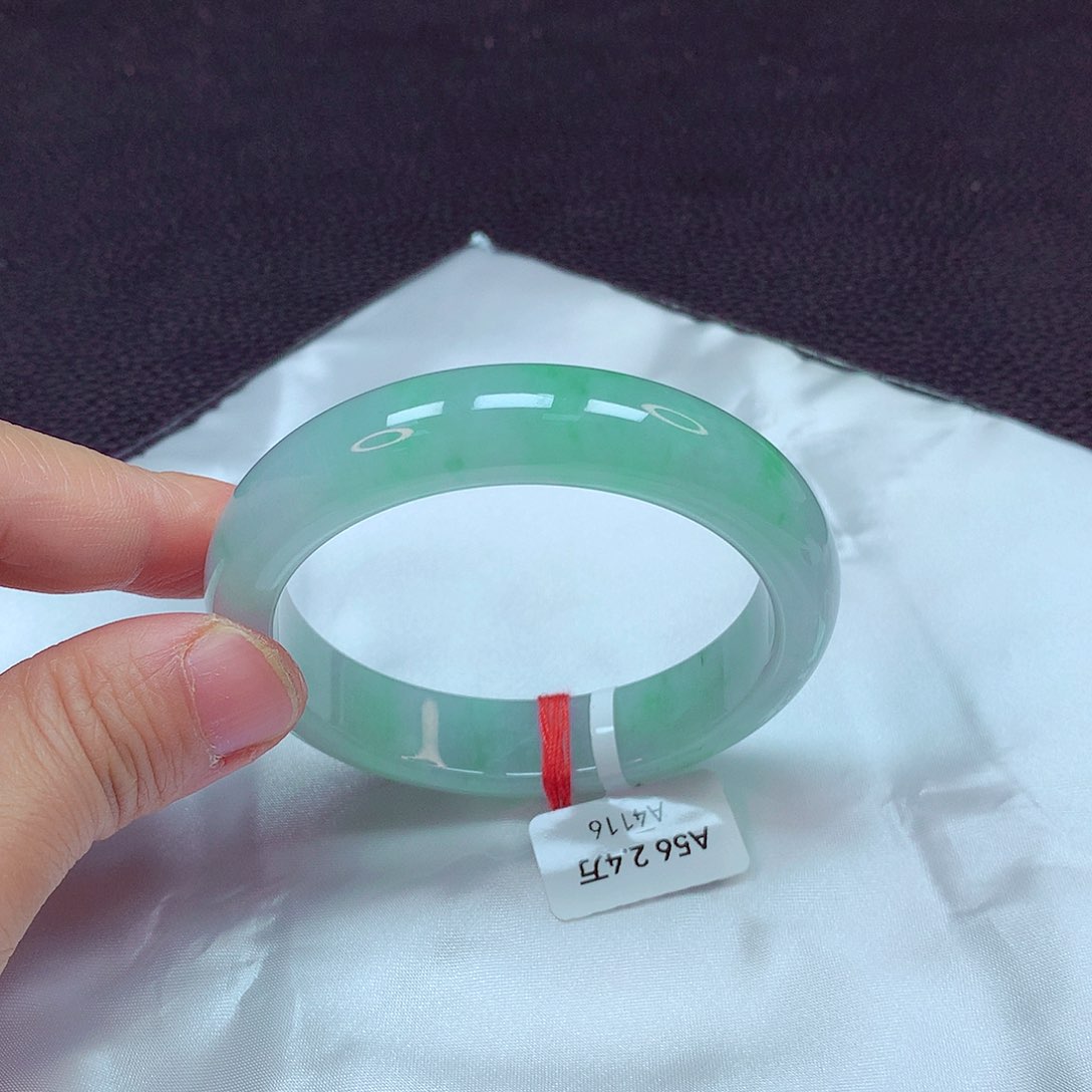 翡翠手镯未镶嵌手镯56