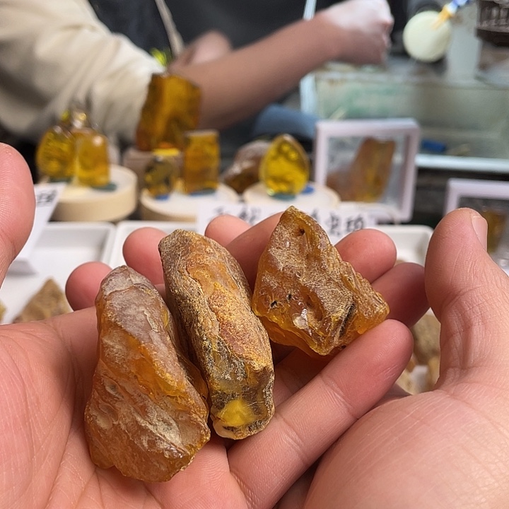 禾***子定制琥珀未镶嵌天然琥珀蜜蜡