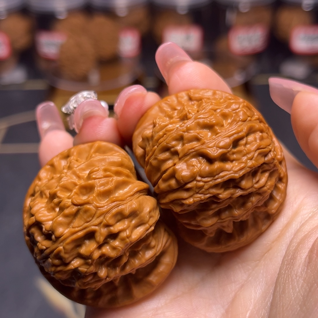 A***丶吊坠文玩核桃白狮子