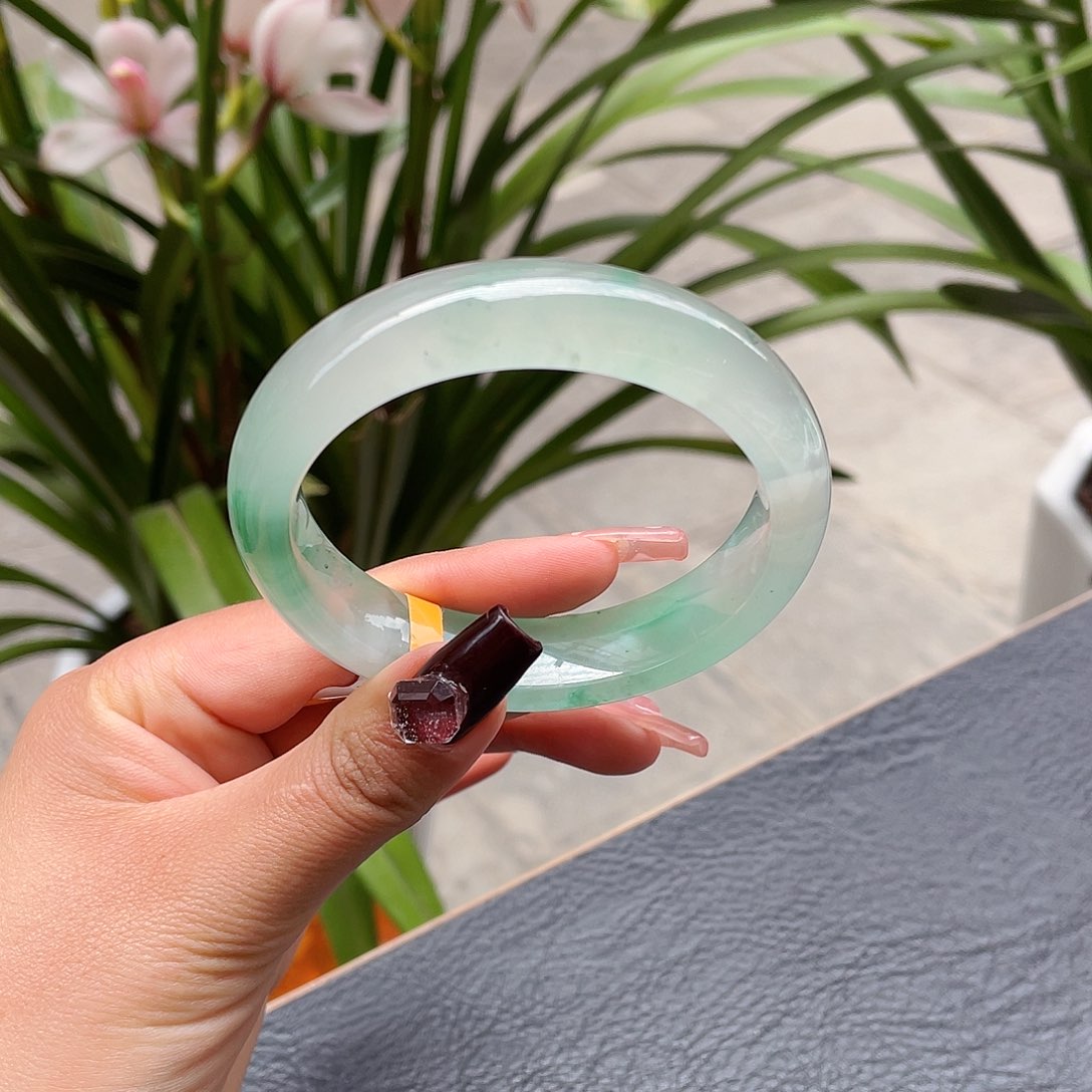 石英质玉手镯未镶嵌15