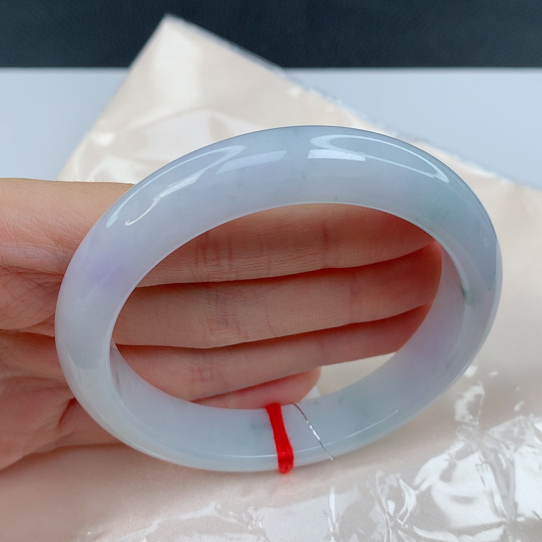 翡翠手镯未镶嵌60.7正圈淡莫奈有纹