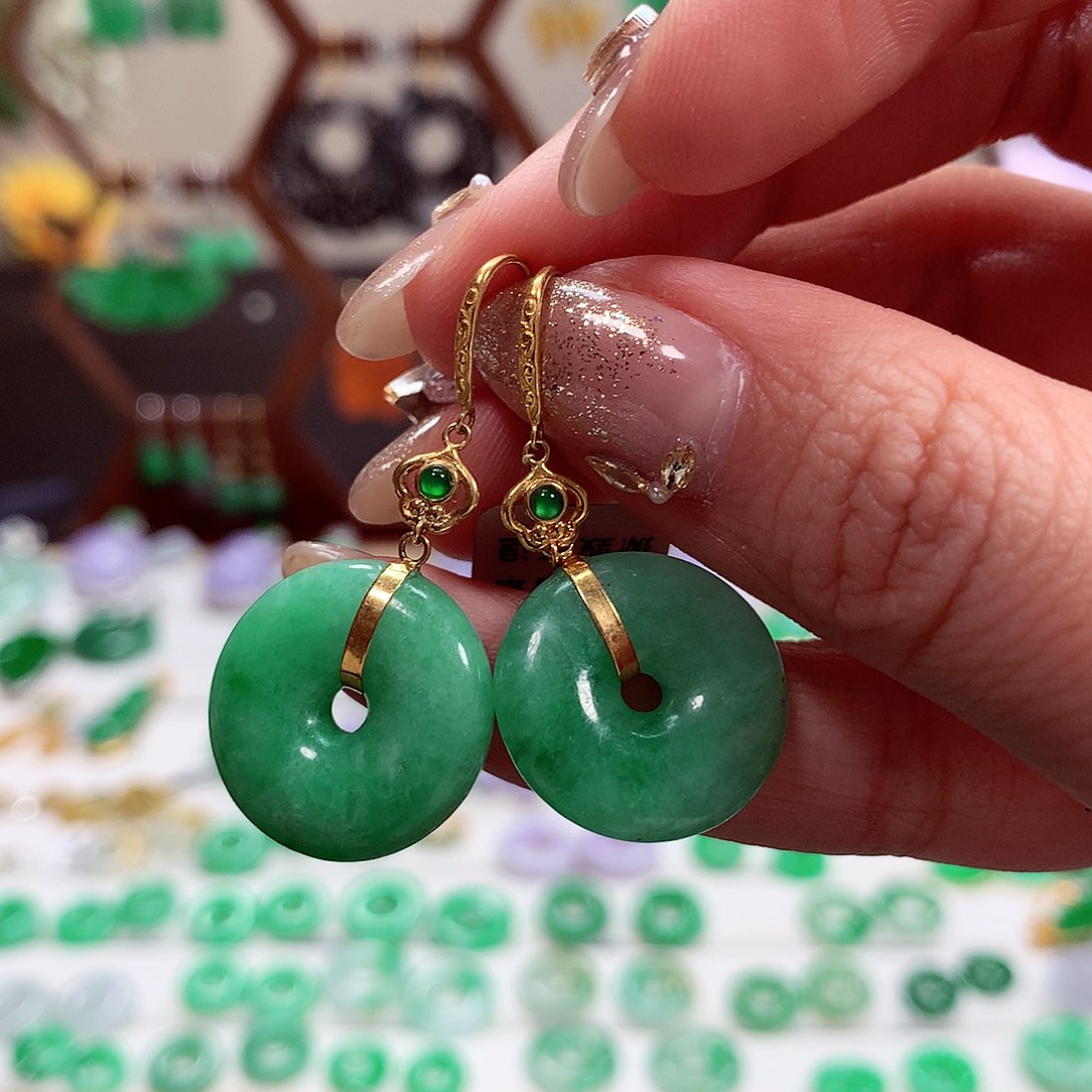 翡翠耳饰18K金镶嵌天然翡翠