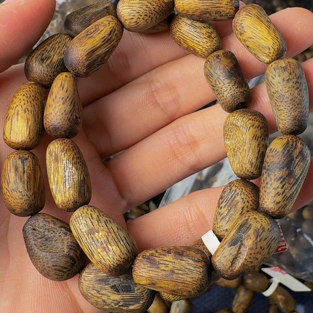 沉香手串乌身留疤多样性发一