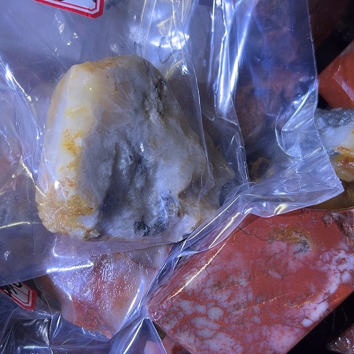 点***寞石膏制品寿山石雕刻工艺