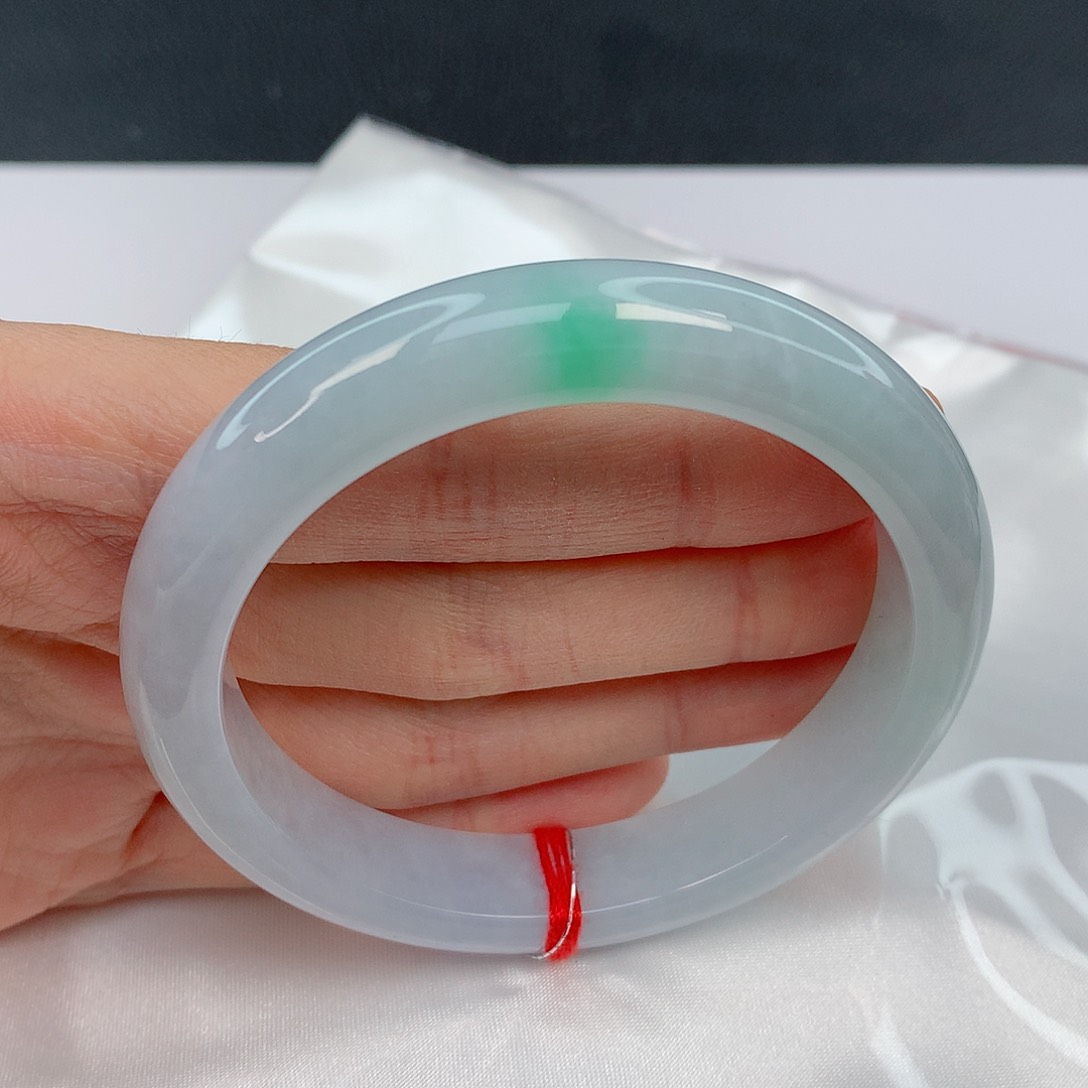 翡翠手镯未镶嵌58正圈飘绿有纹