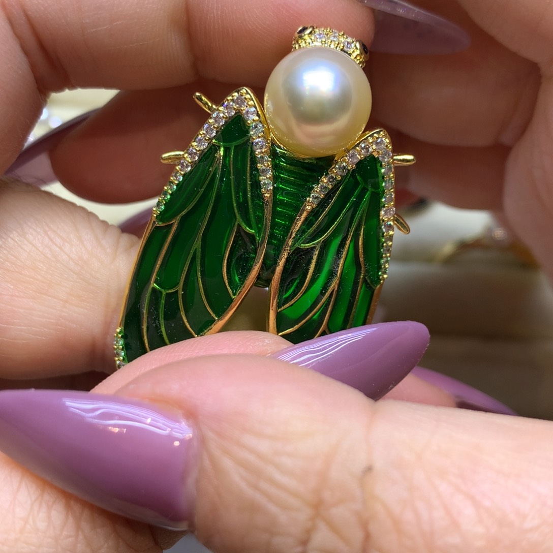 未镶嵌胸饰海水珍珠