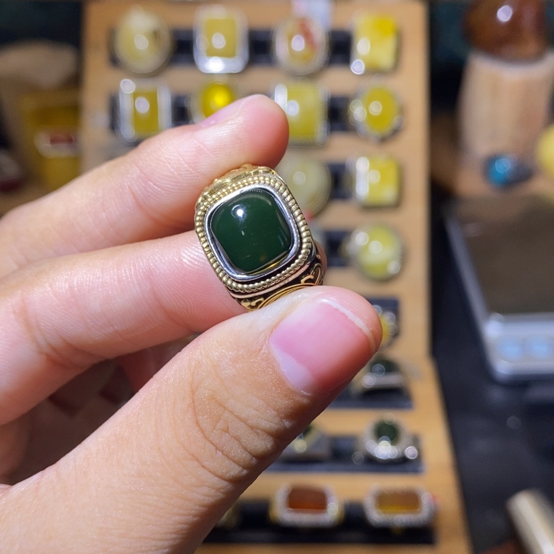 L***y蓝珀银S925镶嵌戒指