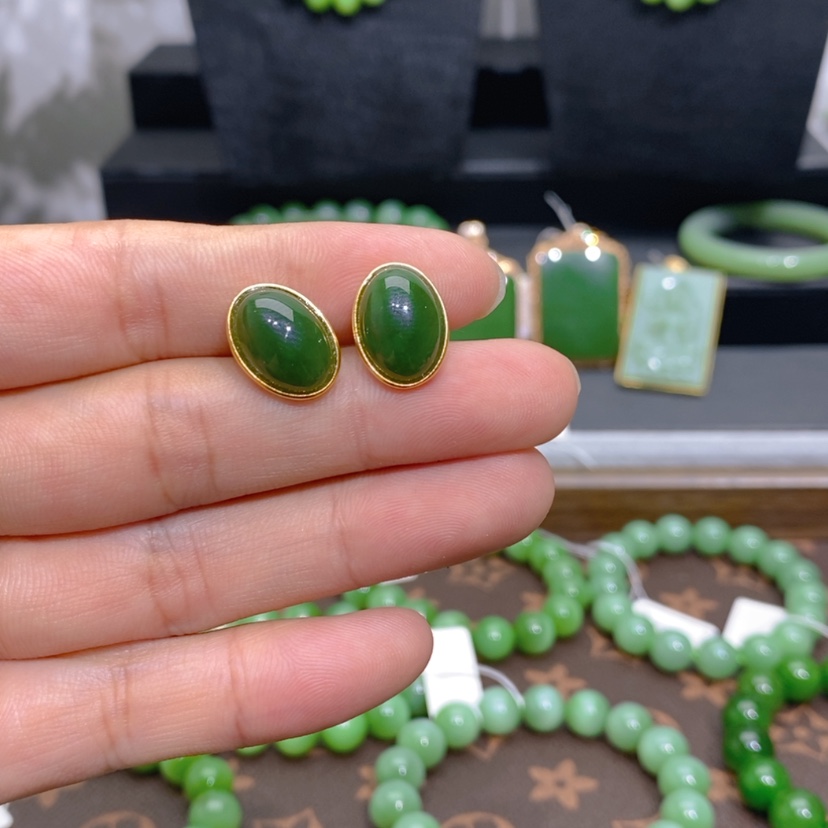 【闪购商品】和田玉（碧玉）耳饰未镶嵌