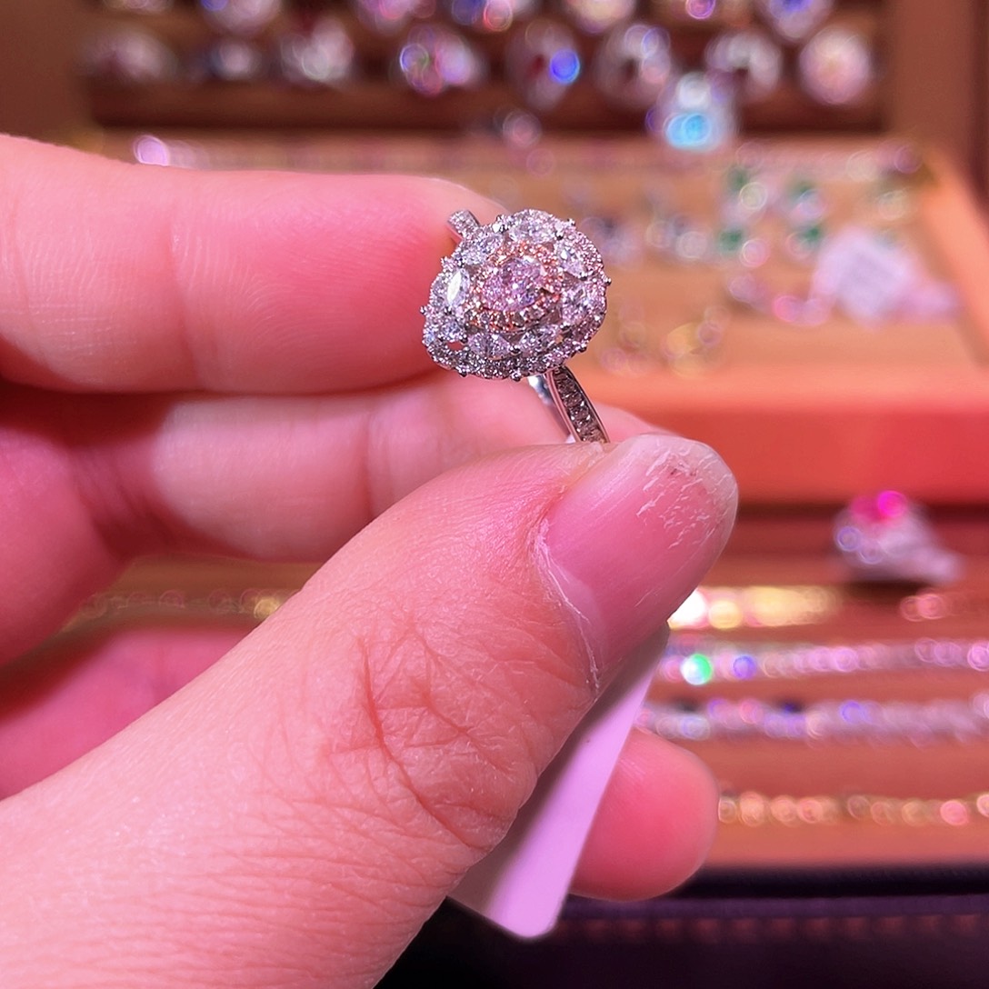 戒指/指环18K金镶嵌钻石