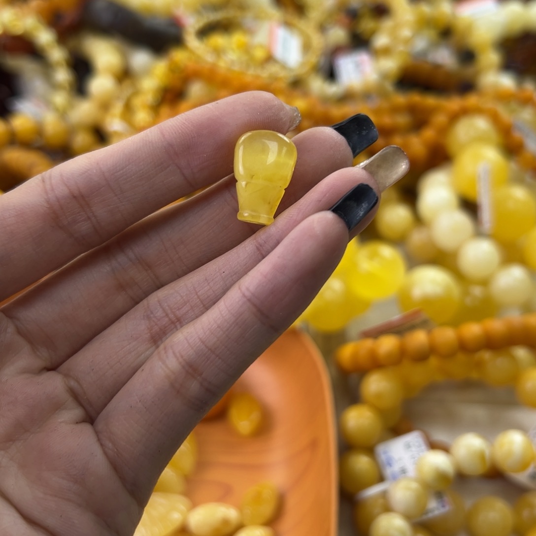 琥珀珠宝奇石未镶嵌