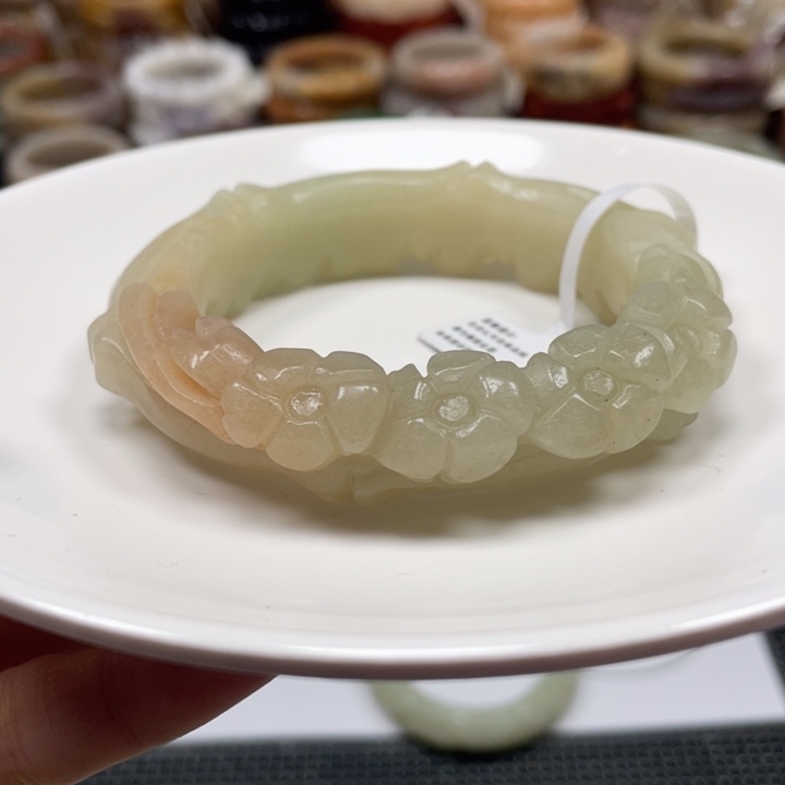 石英质玉手镯未镶嵌