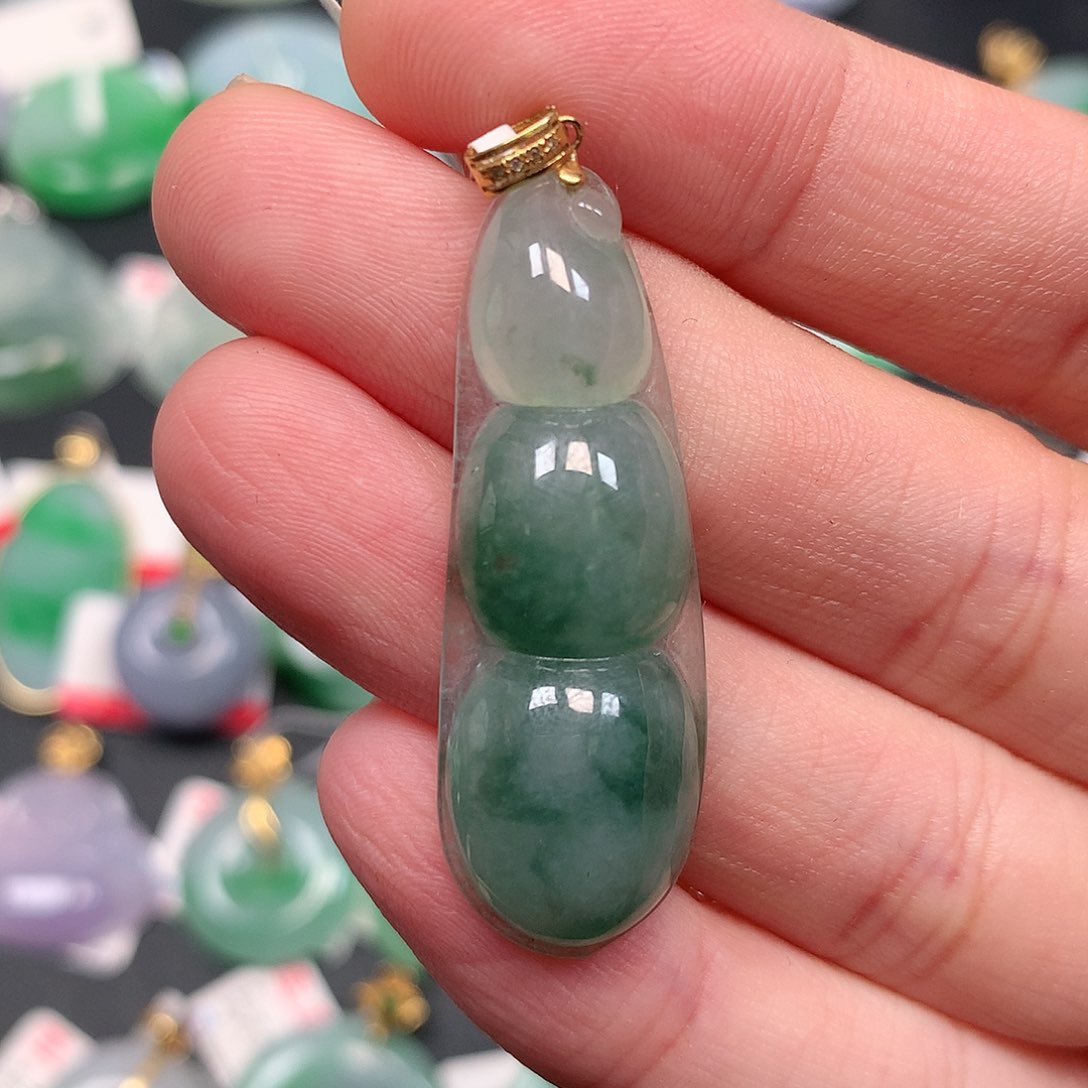 颈饰18K金镶嵌翡翠翡翠吊坠