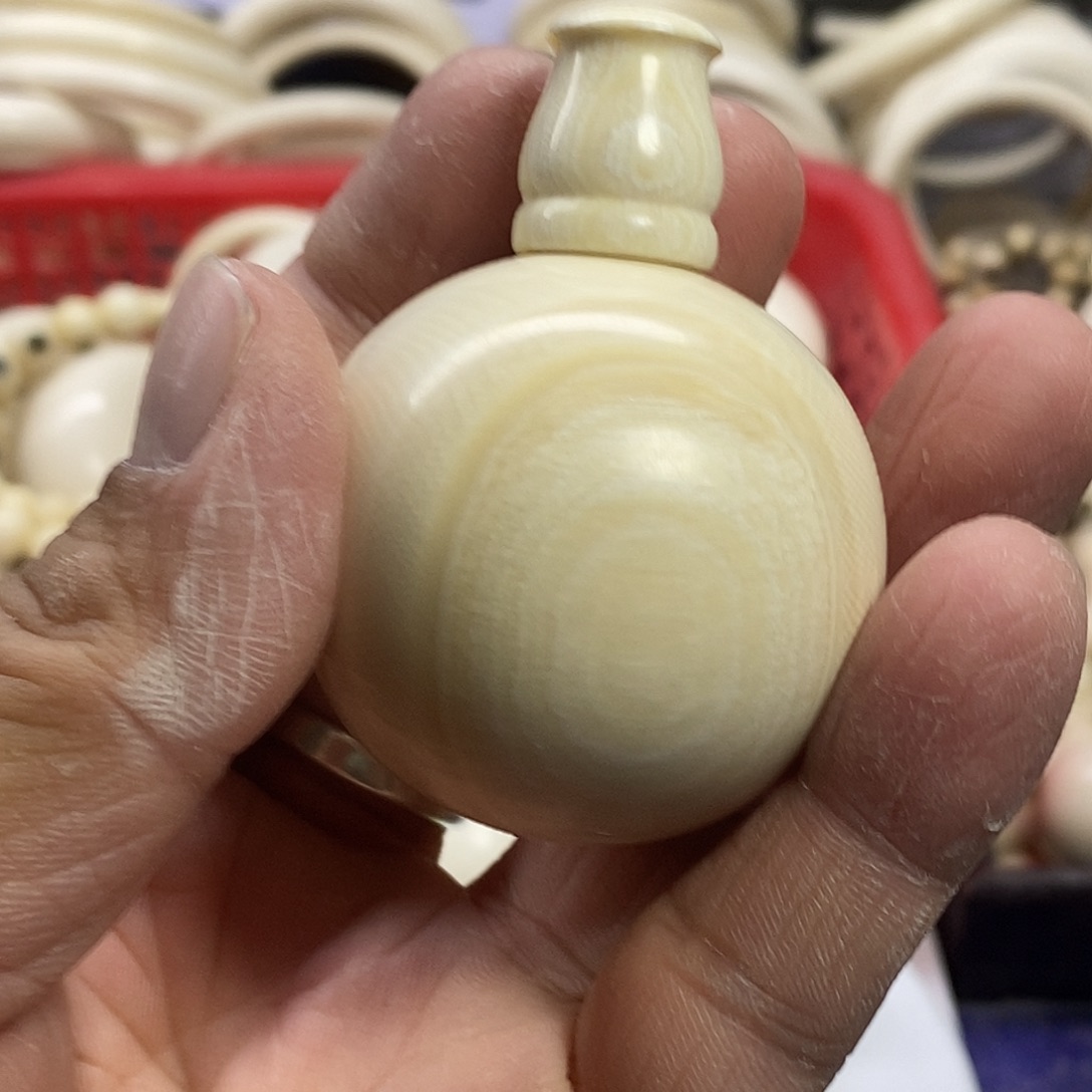 把件猛犸象牙?****