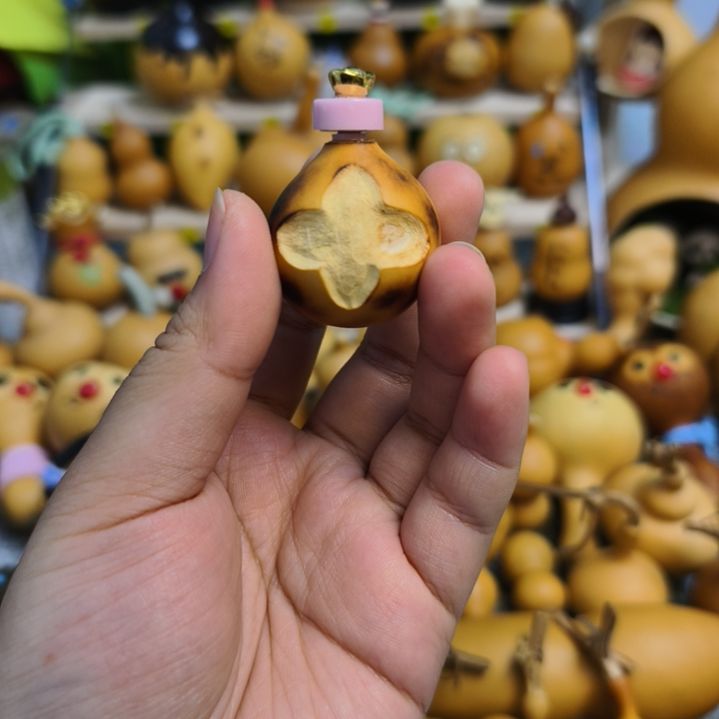 R****N四十块开裆裤三十块