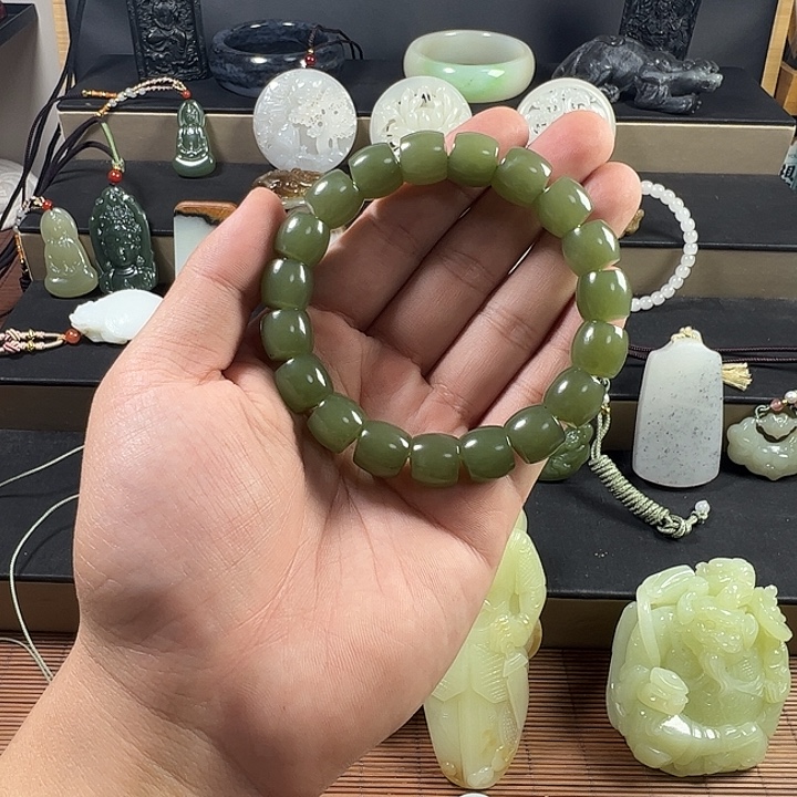 和田玉未镶嵌项链