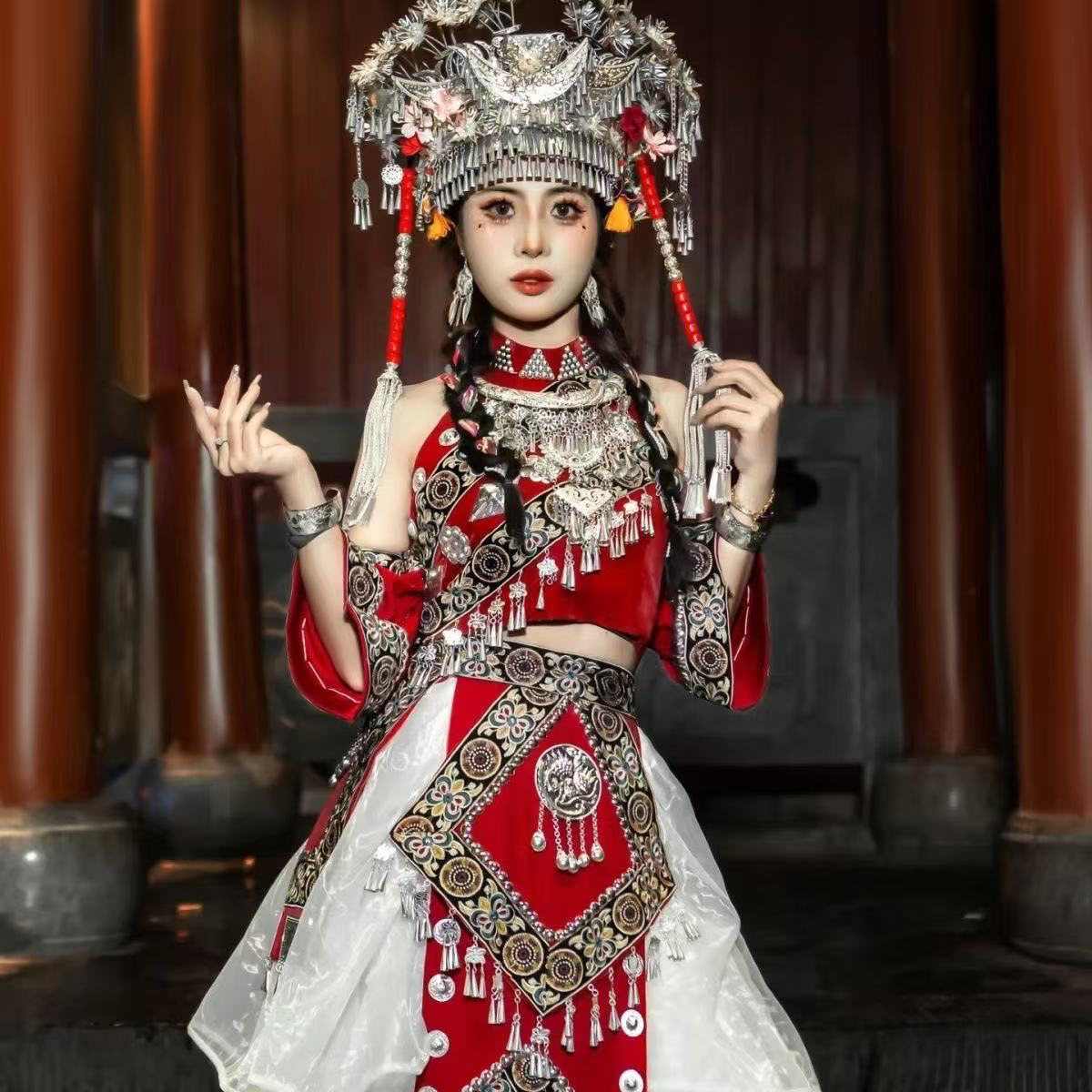 贵州少数民族苗疆苗族服饰用于演出写真旅拍摄影