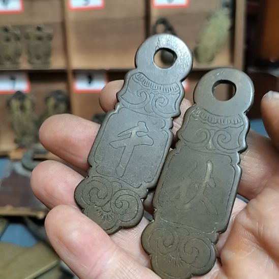 木***3硅胶拉手一对，包浆自然