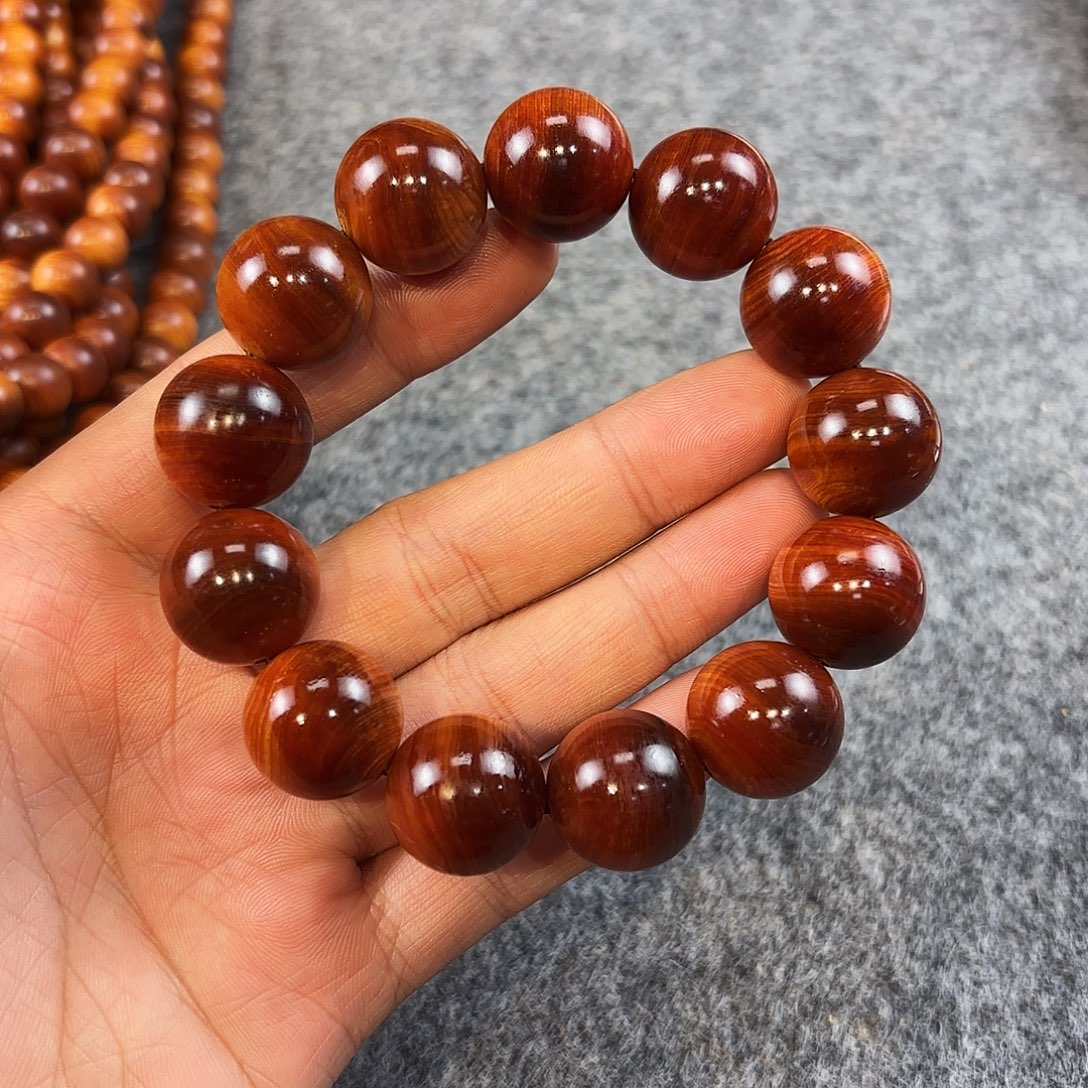 余***你崖柏太行崖柏宝石红（高抛水磨）裸重50克以上