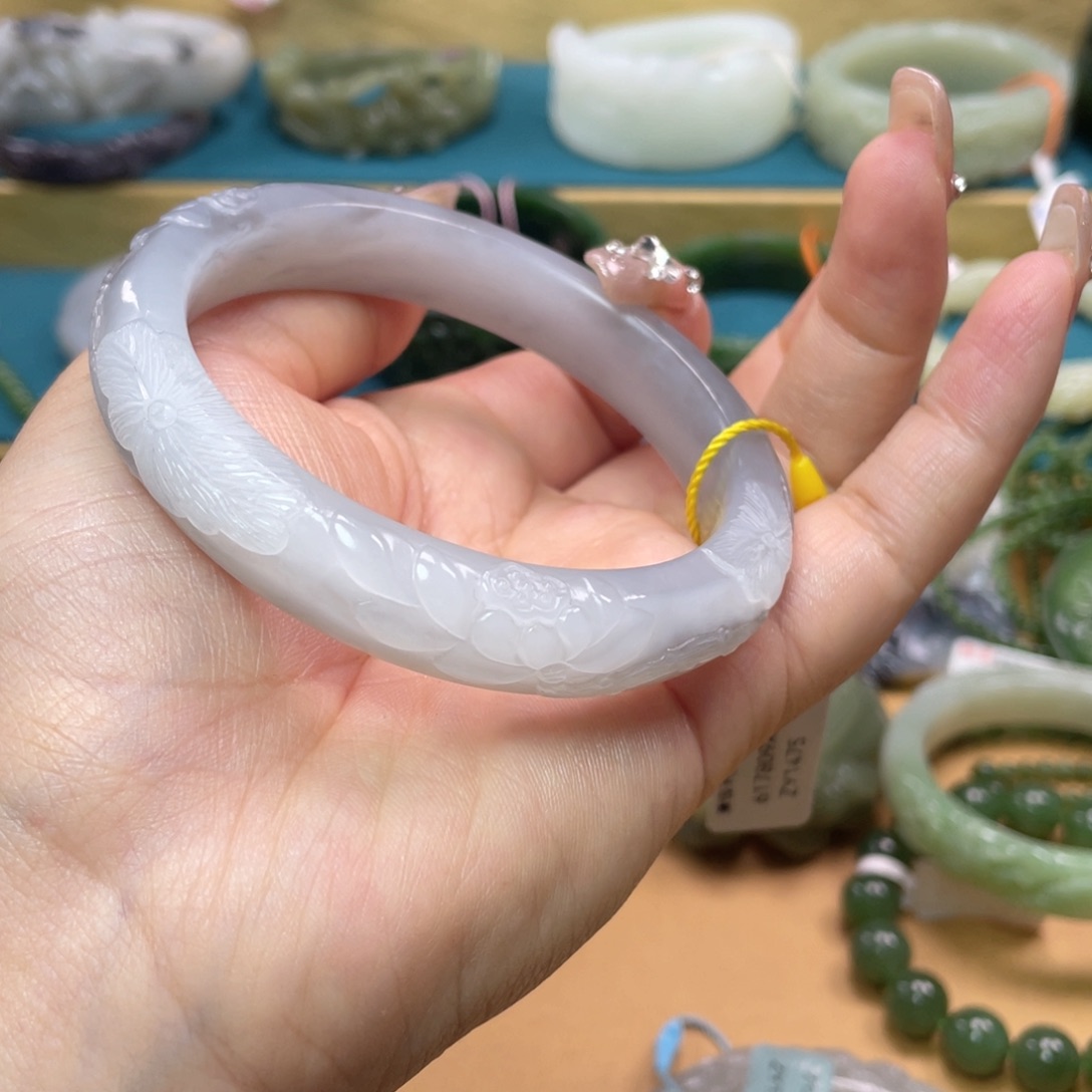 和田玉手镯未镶嵌44